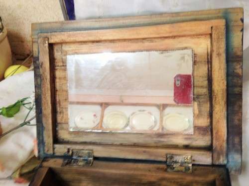 BOX -FORK HANDEL *LIFT UP *HINGED LID Inside*MIRROR-TLC turn into nice memories/jewellery box