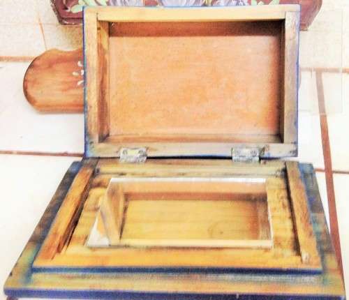 BOX -FORK HANDEL *LIFT UP *HINGED LID Inside*MIRROR-TLC turn into nice memories/jewellery box
