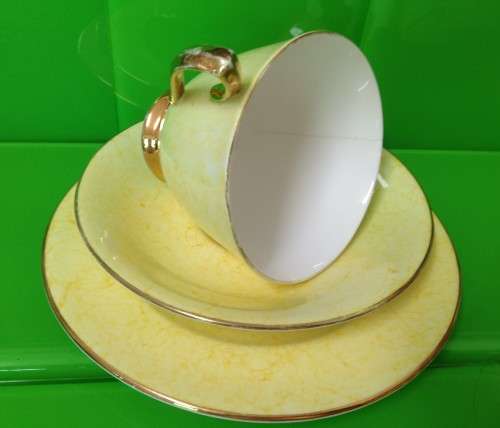 Royal  Albert  c1950'/60's-Gossamer" Series trio in*BUY NOW Closes as bid onNO WAITING [cup craack