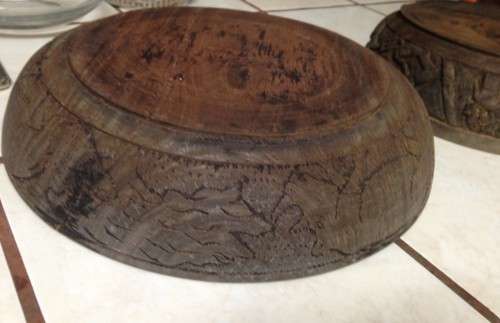 EXQUISITE 3WOOD BOWLS 2 BIG HEAVY CARVED FRIEZE+PLAIN HAS SIEVE rusted!GREAT COUNTRY HOME DECOR!!!!