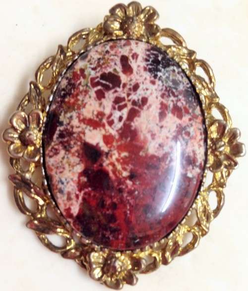 BROOCH - JASPER Polished GEM STONE[deep pink/redish black]GOLD TONE METAL SETTING