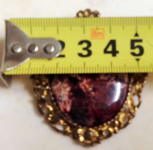 BROOCH - JASPER Polished GEM STONE[deep pink/redish black]GOLD TONE METAL SETTING