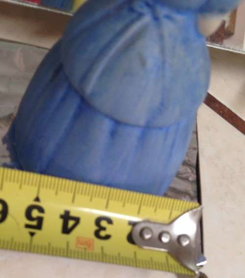 BELL 1 X DUTCH GIRL with bonnet HOLDING TULIP-J.S.N.Y TAIWAN !!GREAT COUNTRY HOME DECOR!!!