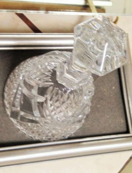 BELL- 1  GLASS CRYSTAL* DESIGN diamond big and small *DISPLAY ONLY!!GREAT COUNTRY HOME DECOR!!!