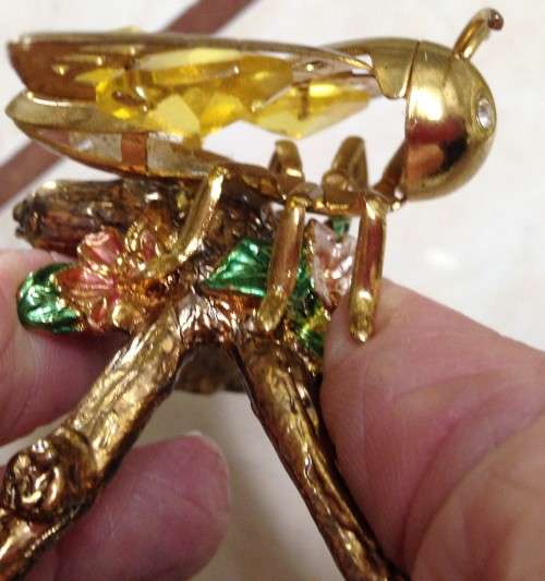 BUMBLE BEE ornament - figurine  Flowers Eyes crystals 3 Yellow crystals glass inset wings