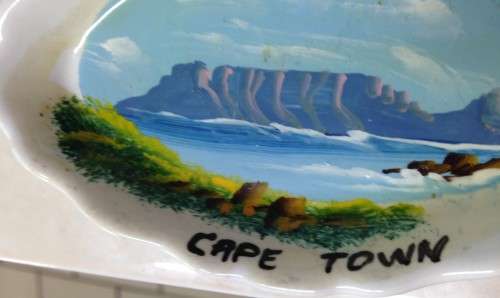 1 SMALL CERAMIC OVAL PLATE[PIN TRAY]CAPE TOWN SOUVENIR*GREAT COUNTRY HOME DECOR*L@@KaBUY NOW OPTION