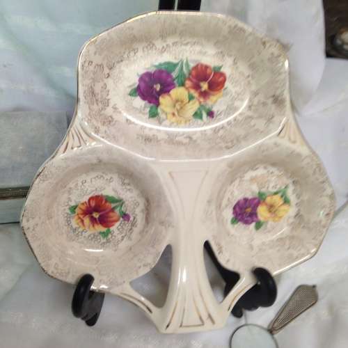 Snack dish - 1 CHINTZ make H+K TUNSTAL ENGLAND Monkey face shape SNACK DISH 3 DIVISION