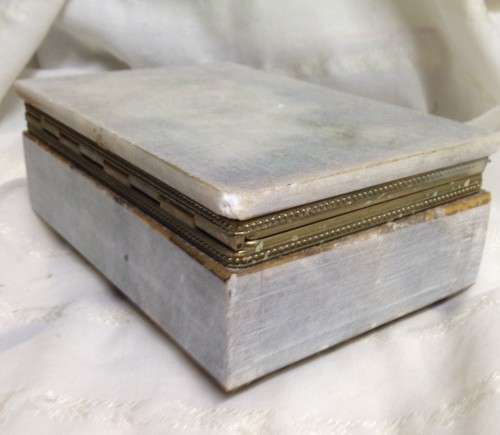 A COMO ORIGINAL heavy weight 972 grams BOXINSIDE GREEN-outsideTop needs stain LOOK at All My BUY NOW