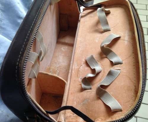 VINTAGE LEATHER CASE MINOLTA CAMERA CO.LTD JAPAN HAS SHOULDER STRAP