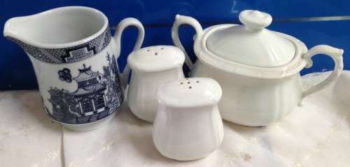 1 MILK Jug Willow pattern+Mikasa DINNER at Eight SUGAR BASIN+lid + 2SALT SHAKERS