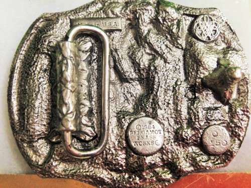 BERGAMOT BRASS WORKS 1984 made in USA  RED INDIAN ON HORSE BELT BUCKLE -SILVER TONE -BASE METAL