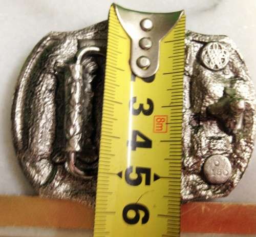 BERGAMOT BRASS WORKS 1984 made in USA  RED INDIAN ON HORSE BELT BUCKLE -SILVER TONE -BASE METAL