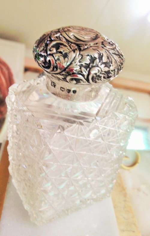 HALLMARKED SILVER COLLAR ON LIFT OFF LID( hallmark pictures)CRYSTAL+STOPPER-PERFUME BOTTLE *damage