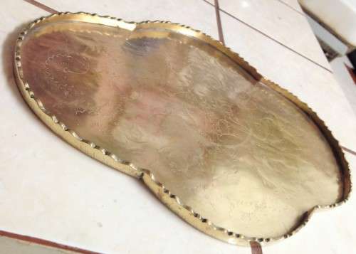 BRASS TRAYembossedseratedL355mmGREAT COUNTRY HomeDECOR*L@@Kat MY*BUY NOW*NO WAITINGnot includedGlas