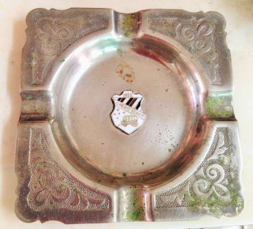 Ashtray metal -Enamel emblem - WAGON  CRESIT EUNDO LOOK At My BUY NOW LISTINGS NO WAITING