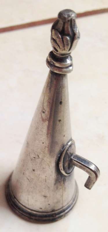 1CANDLE SNUFFER-METAL INTRICATE FINAIL DESIGN*GREAT COUNTRY HOME DECOR!L@@Kat MY*BUY NOW*NO WAITING!