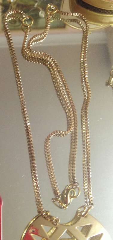 NECKLACE -Pendant Gem Stone Pendant+Gold tone metal Chain LOOK At My BUY NOW LISTINGS NO WAITING