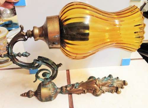 2bid per each onexFRENCH FleurdesignBRASScoat*RIBBED AMBER GLASS SHADE *GREAT COUNTRY HOME DECOR