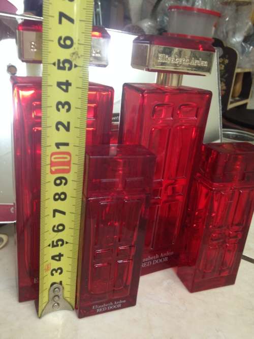 **EXQUISITE**4EMPTY PERFUME BOTTLES*Red Door*GREAT COUNTRY HOME DECOR*L@@KatMy*BUYNOWitemsNO WAITING