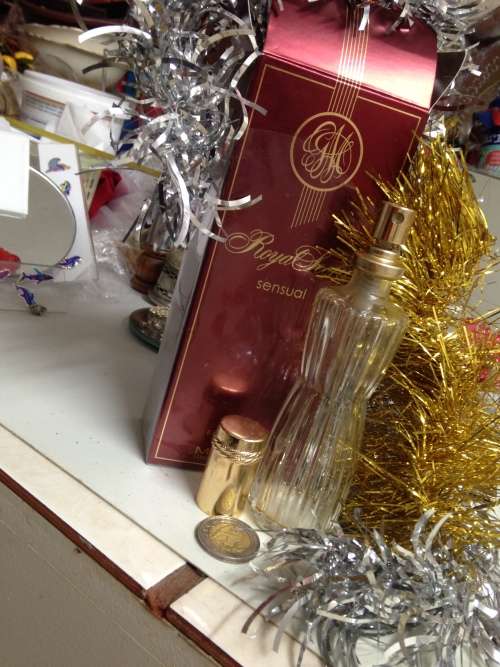 Perfume bottle YOUTH DEW empty + empty Box Royal Secret