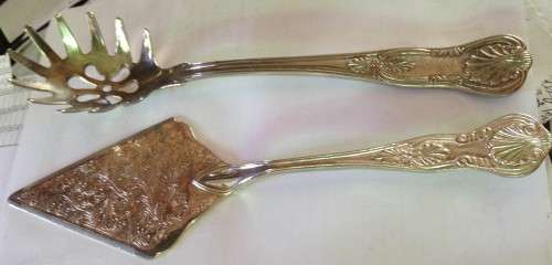 1 PASTA FORK AND 1 LIFTERhasSERRATED  EDGES*KINGS PATTERN232grms solid*GREAT COUNTRY HOME DECOR*