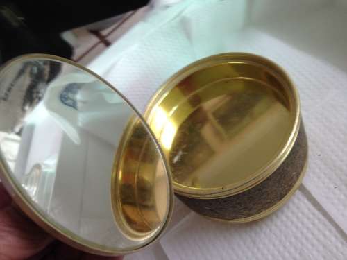 WIND-UP MUSICAL COMPACT POWDER BOXhamirror*WORKING*GREAT COUNTRY HomeDecorL@@KatMy*BUYNOW*NO WAITING