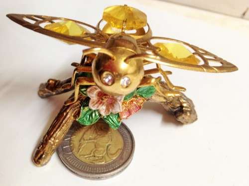 BUMBLE BEE ornament - figurine  Flowers Eyes crystals 3 Yellow crystals glass inset wings