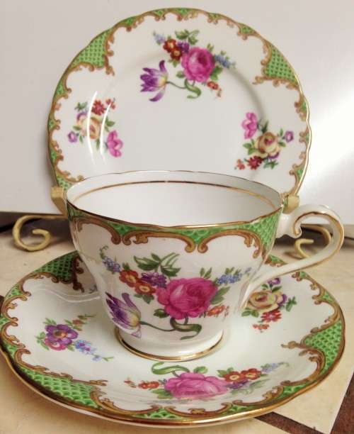 TrioANSLEY BONECHINA*1940Gilt/Scalloped/Scrolls*GREAT COUNTRY HOME DECOR*L@@KatMy*BUY NOW*NO WAITING