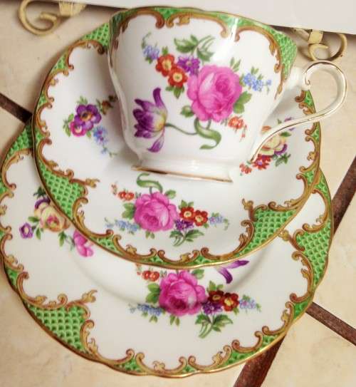 TrioANSLEY BONECHINA*1940Gilt/Scalloped/Scrolls*GREAT COUNTRY HOME DECOR*L@@KatMy*BUY NOW*NO WAITING