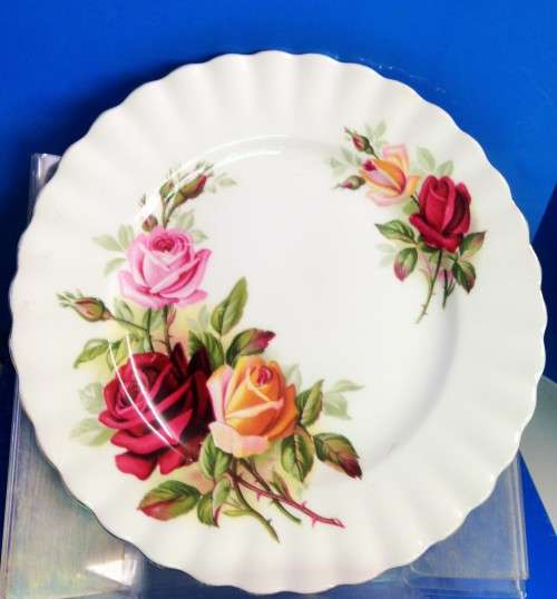 ROYAL ALBERT*SaucerSidePlate +CupCrackGREAT COUNTRY HOME DECOR**L@@KatMY*BUY NOW*iterms*NO WAITING*