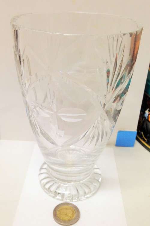 VASE -CUT Glass CRYSTAL height 160mm*W. 724 grams