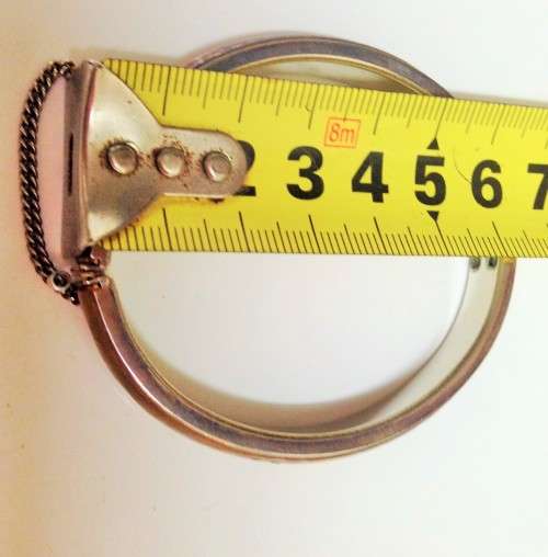 BANGLET BEATEN PATTERN HINGED CLAMPER  BANGLET-SAFETY CHAIN -NICKEL COPPER