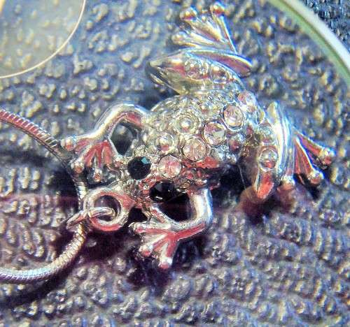 Necklace - FROG Crystals pendant has  colour Eye + web feet Silver Tone metal