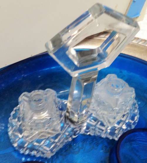 GLASS * Crystal waffle pattern holder + 2 salts+ cut glass 1salt