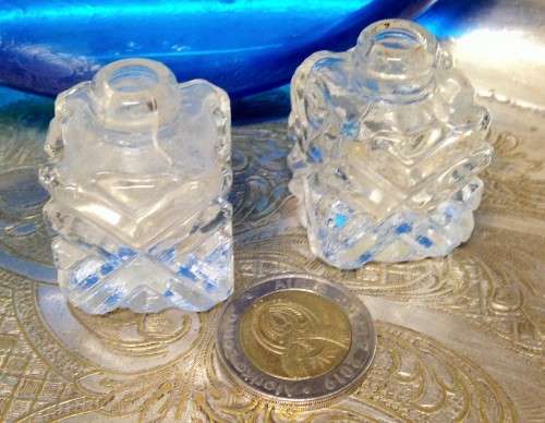 GLASS * Crystal waffle pattern holder + 2 salts+ cut glass 1salt