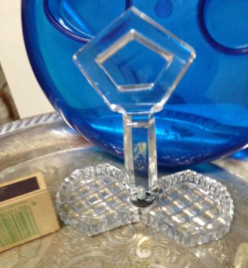 GLASS * Crystal waffle pattern holder + 2 salts+ cut glass 1salt