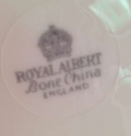 ROYAL ALBERT Sugar Bowl large Silver+White- STUNNING