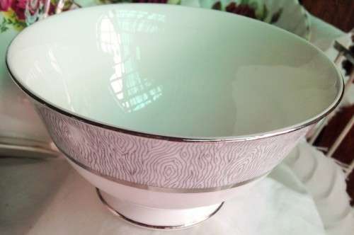 ROYAL ALBERT Sugar Bowl large Silver+White- STUNNING