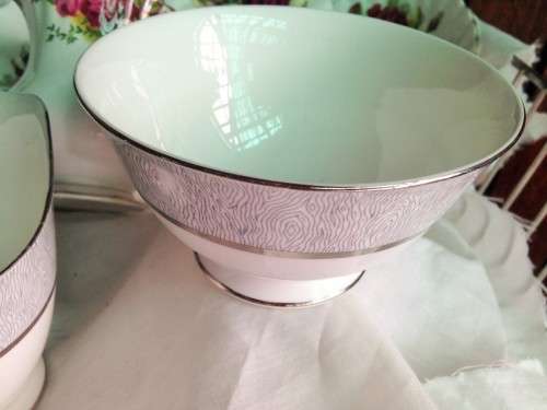 ROYAL ALBERT Sugar Bowl large Silver+White- STUNNING