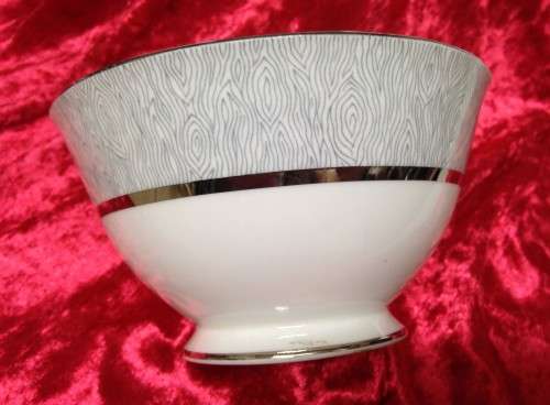 ROYAL ALBERT Sugar Bowl large Silver+White- STUNNING