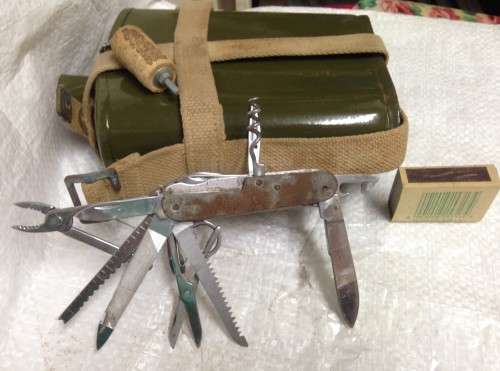 WW1 WATER BOTTLE+TOOLS KNIFE*AS IS IN SCAN*GREAT COUNTRY HOME DECOR*L@@KatMy*BUYNOW*NO WAITING