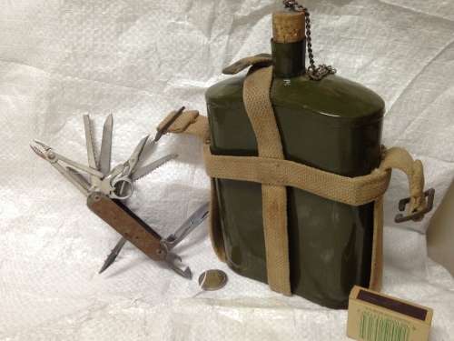 WW1 WATER BOTTLE+TOOLS KNIFE*AS IS IN SCAN*GREAT COUNTRY HOME DECOR*L@@KatMy*BUYNOW*NO WAITING