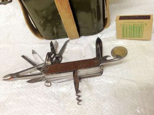 WW1 WATER BOTTLE+TOOLS KNIFE*AS IS IN SCAN*GREAT COUNTRY HOME DECOR*L@@KatMy*BUYNOW*NO WAITING