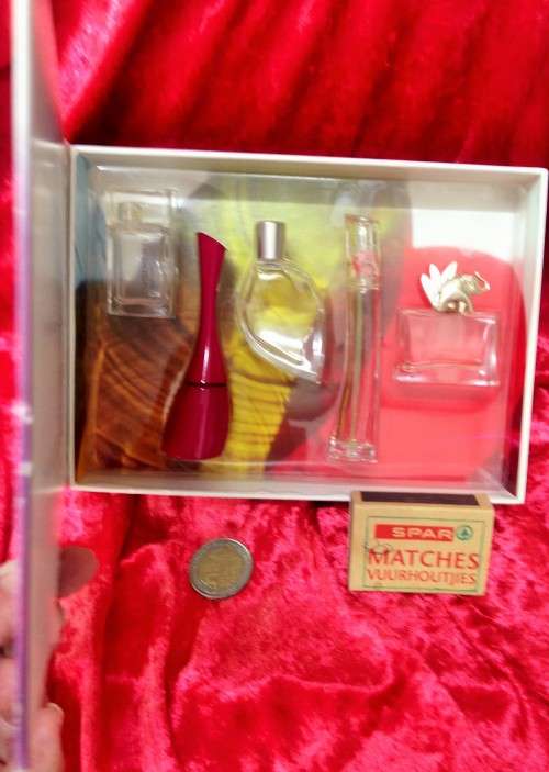 Perfume bottle - 5 miniature KENZO * Travel limited edition boxed  empty