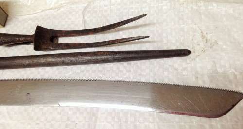 Knife sharpener +1Carving Fork +1BREAD KNIFE serrated* not a Set