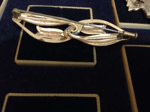 BROOCH* Gold Tone metal with Crystals few missing LOOK At My BUY NOW LISTINGS NO WAITING