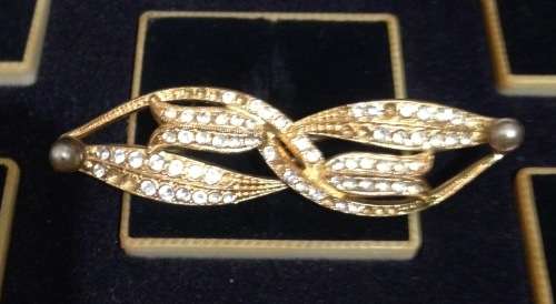 BROOCH* Gold Tone metal with Crystals few missing LOOK At My BUY NOW LISTINGS NO WAITING