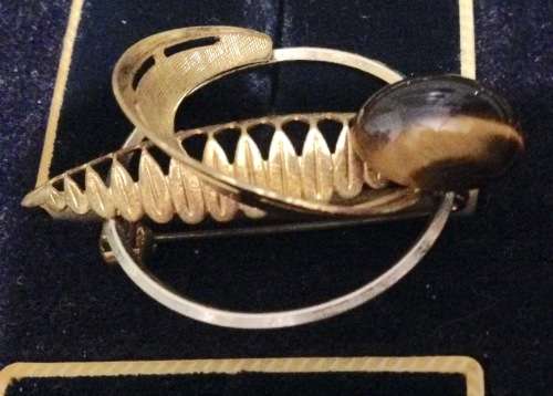 BROOCH -TIGER EYE SEMI PRECIOUS GEM STONE Gilt Filigree