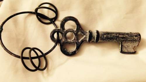 Antique Style Cast Iron Key + Ring