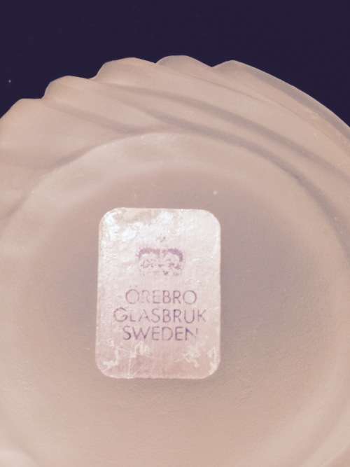 GLASS BOX - OREBRO GLASBRUK  hand made in Sweden